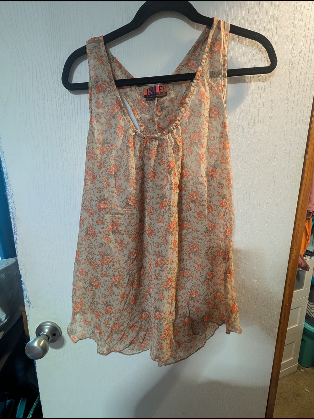 Light Floral Sleeveless Chiffon Tank Top - Peach Floral